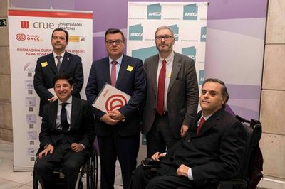 Foto de familia de los participantes en la presentación del proyecto