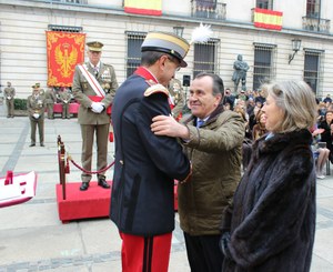 El delegado territorial de Madrid, Luis Natalio Royo, recibe el galardón en el Cuartel General del Ejército