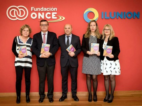 Representantes de las distintas entidades presentan la guia