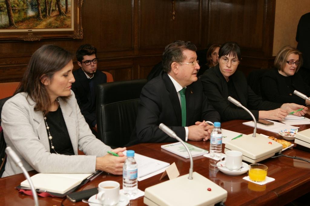 Ángel Sánchez saluda y abre el Patronato de FOAL en la sede de la Dirección General de la ONCE 