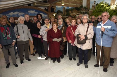 Parte del grupo de mayores durante la visita a Guadalest