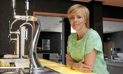 Mª Ángeles Rodríguez de Trujillo en las instalaciones de la Fundación Cruzcampo de la capital (Foto publicada en el Correo de Andalucía)