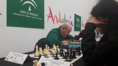 Albert Olivera, durante la disputa de una de sus partidas en Sevilla