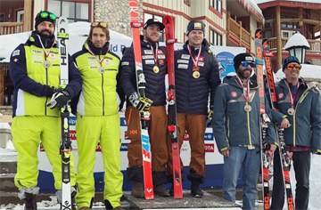 Santacana y Galindo (a la izquierda), en el podio del descenso en el que conquistaron la medalla de plata