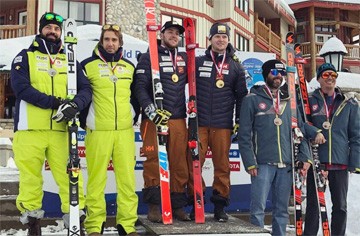 Santacana y Galindo (a la izquierda), en el podio del descenso en el que conquistaron la medalla de plata