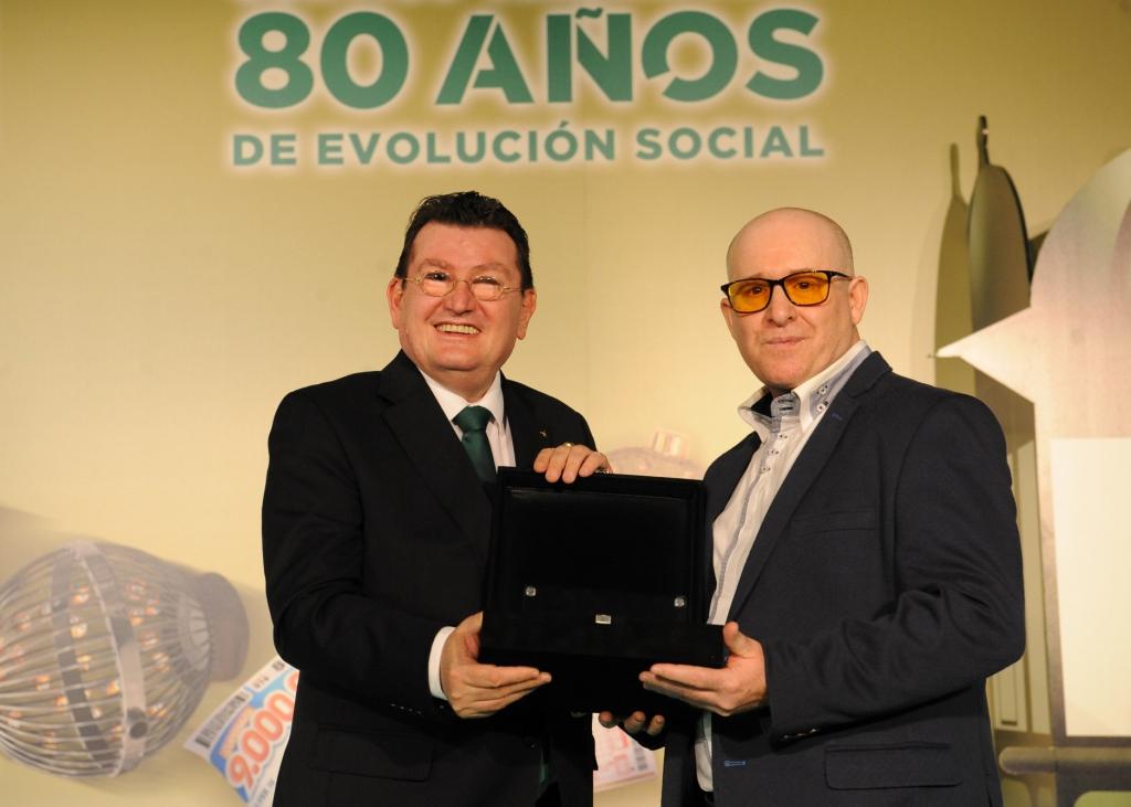 Juan Pedro Pérez recibe el galardón por ser el mejor de la DT de Murcia