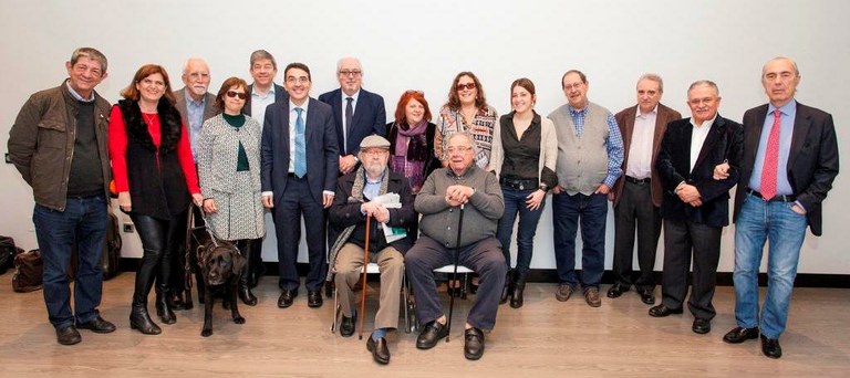 Foto de familia de todos los miembros del jurado al completo