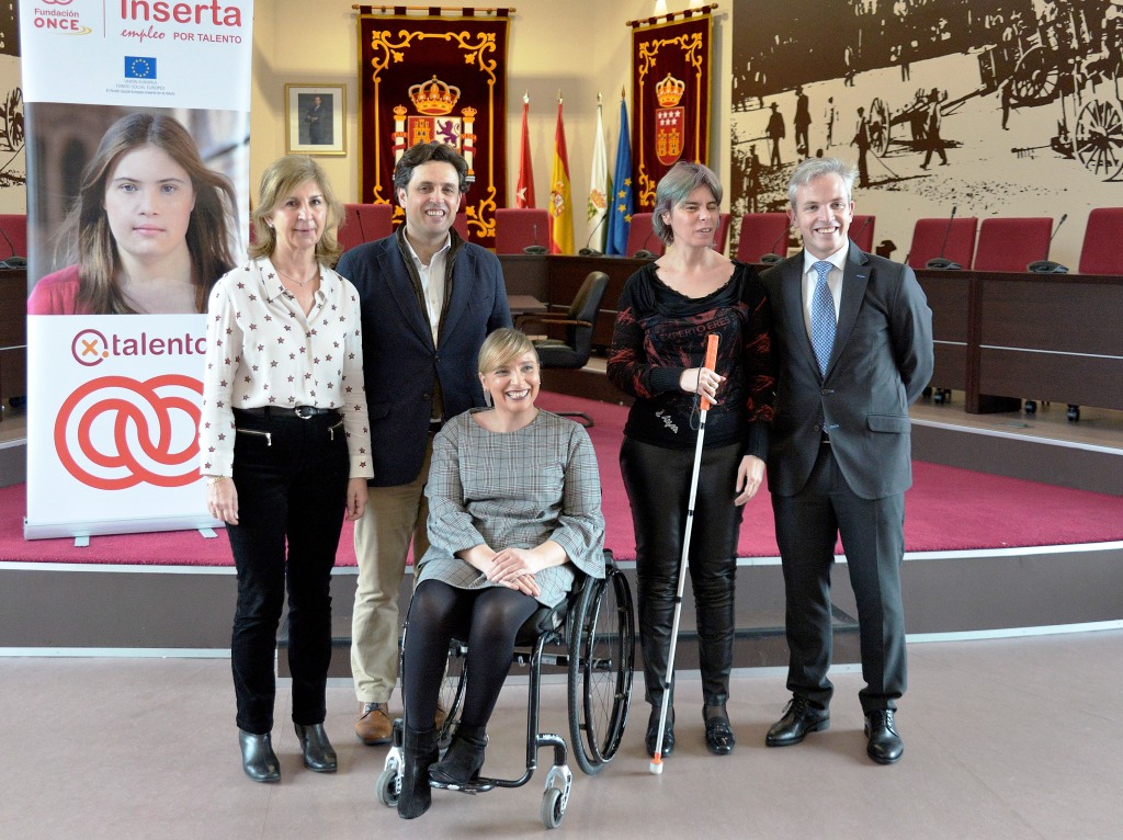 Foto de familia de responsables municipales de Galapagar y de Inserta