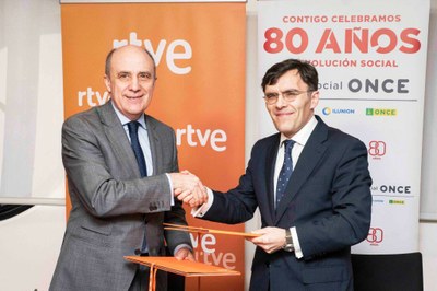 Enrique Alejo (a la izquierda) y Alberto Durán, en la firma del acuerdo