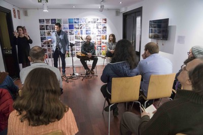 Federico Monroy durante la presentación de su libro de poemas 'Torno al corazón' en la Fundación ONCE