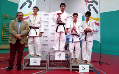 Podio en la categoría de cadetes de menos de 75 kilos, con Jokin Galarraga en lo más alto