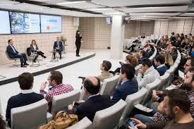 Asistentes en el acto de presentación del servicio 'Serena'