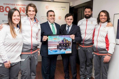 Carballeda y Alberto Durán reciben al equipo en la sede de Fundación ONCE
