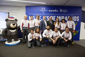 El equipo nacional, al completo, recibido en la sede de Liberty Seguros