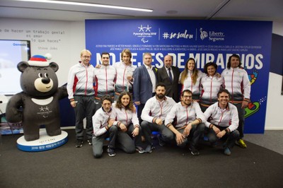 El equipo nacional, al completo, recibido en la sede de Liberty Seguros
