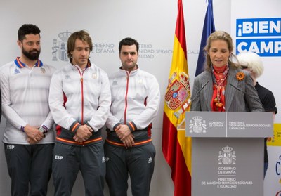 La infanta Elena felicita públicamente al equipo español a su regreso de Corea, en la sede del Ministerio de Sanidad, Servicios Sociales e Igualdad