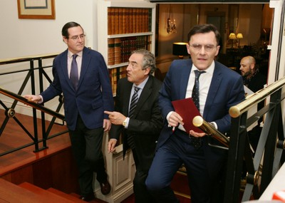 Garamendi, Rosell y Alberto Durán antes de su presentación 