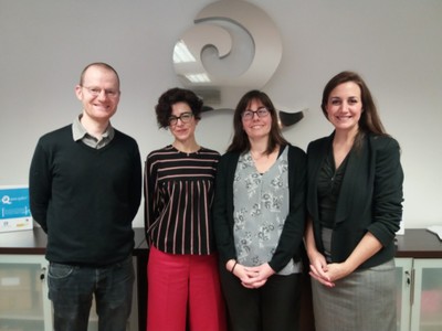 Alicia Barragán, experta de ILUNION (segunda por la derecha), con los impulsores de la norma