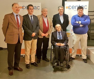 Foto de familia de la presentación del proyecto en Santillana del Mar