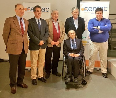 Foto de familia de la presentación del proyecto en Santillana del Mar