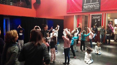 En el Museo del Baile Flamenco practicando por 'alegrías'
