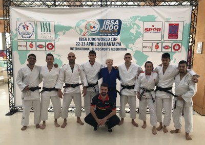 El equipo español en Turquía, al completo (Ibáñez es el cuarto por la derecha)