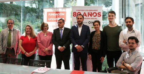 Foto de familia del convenio entre Fundación ONCE y Fundación Universia
