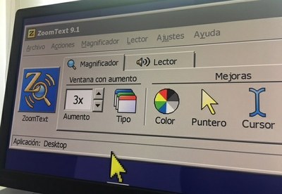 Pantalla de ordenador con la herramienta de ampliación ZoomText