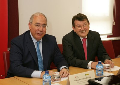 Roberto Fernández (a la izquierda) y Ángel Sánchez presentan el acuerdo