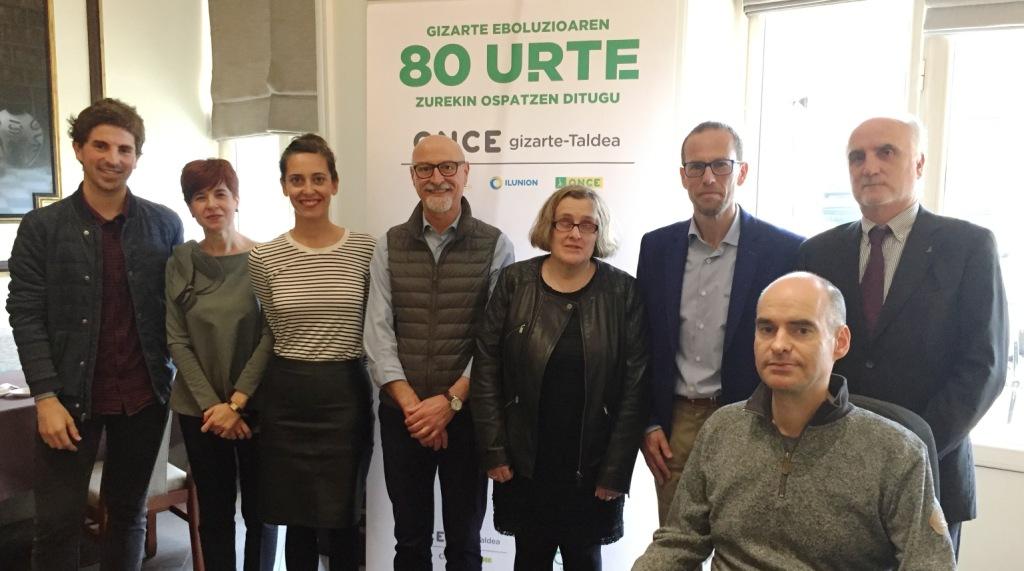 Foto de familia de los miembros del Jurado de los Premios Solidarios ONCE Euskadi 2018