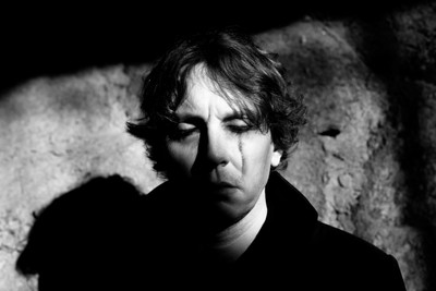Jesús Suárez (foto estudio. primer plano en blanco y negro)