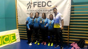 Las chicas del Canarias Cludeón, que han ascendido a la primera división de goalball femenino