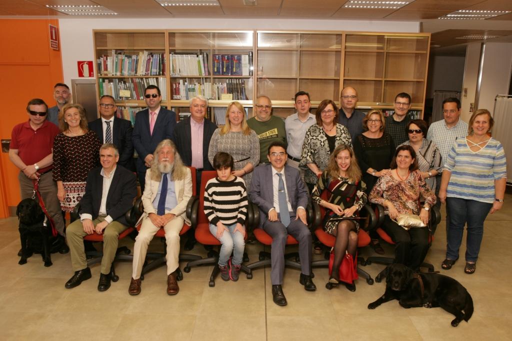Foto de familia de la CBE, la CIB y el presidente mundial, Kevin Carey.
