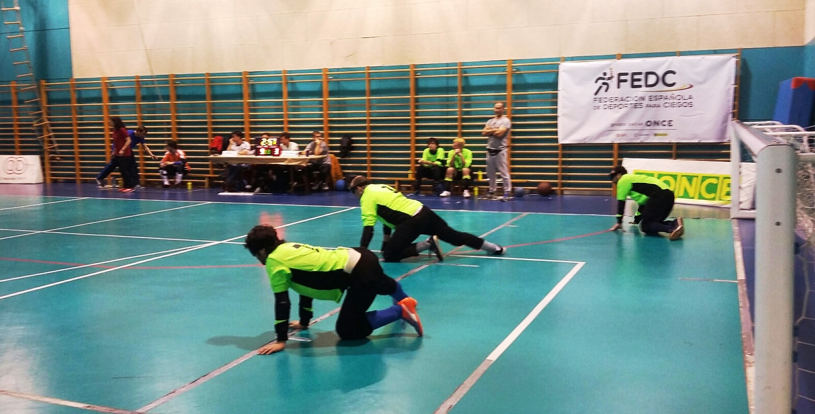 El equipo de Cantabria en un posicionamiento técnico durante un partido