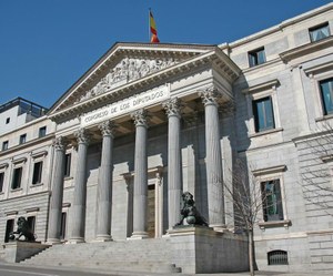 Fachada principal del Congreso en la Carrera de San Jerónimo