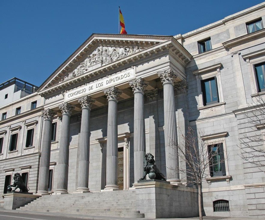 Fachada principal del Congreso en la Carrera de San Jerónimo