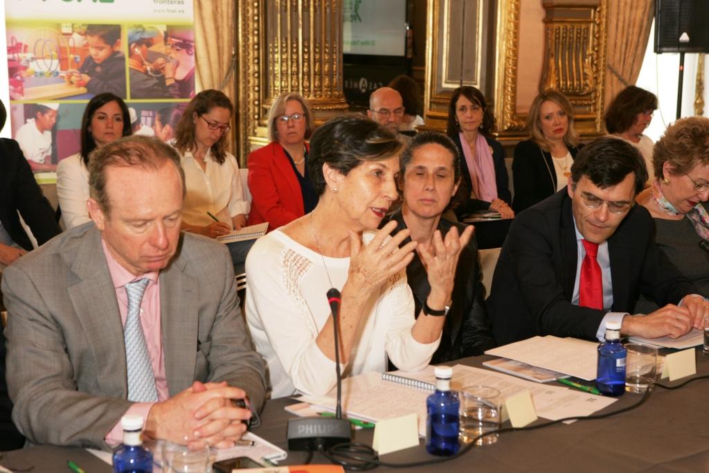 Intervención de la senadora chilena, Isabel Allende, junto a Luis Tejada, Ana Peláez y Alberto Durán