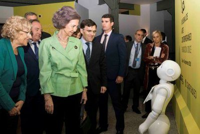 La reina Doña Sofía en su visita a la expsoición