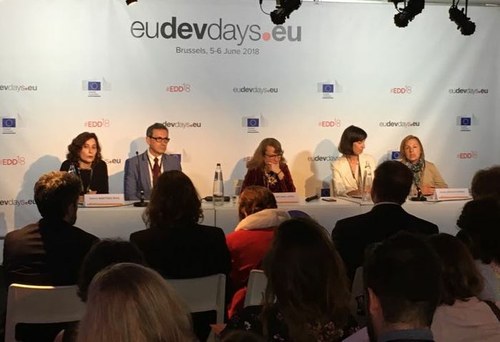 De izda a dcha. Beatriz Martínez, Luis Mora, Mayte Antona,  Carmen Ruiz y Amalia Diéguez 