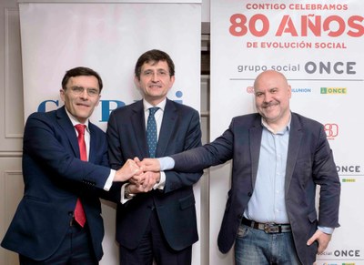 Los responsables de INAP, Fundación ONCE y CERMI en la firma del acuerdo