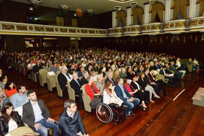 Público asistente a la gala en el coruñés Teatro Colón