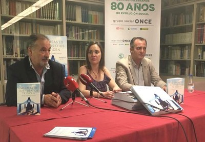 Un momento de la presentación de la Tifloteca de Valladolid y del libro de Javier Martín Betanzos 
