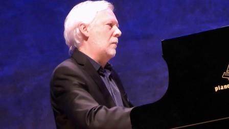 Ignasi Terraza al piano.Imagen: Youtube