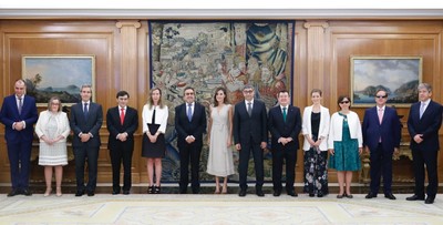 Foto de familia de la reina con el Consejo General de la ONCE (Copyright Casa Real)