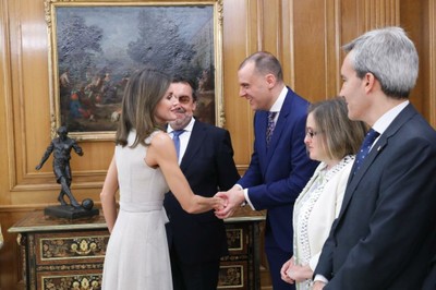 Saludo de la reina a Eugenio Prieto