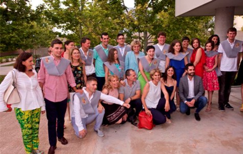 Grupo de nuevos graduados en Alicante