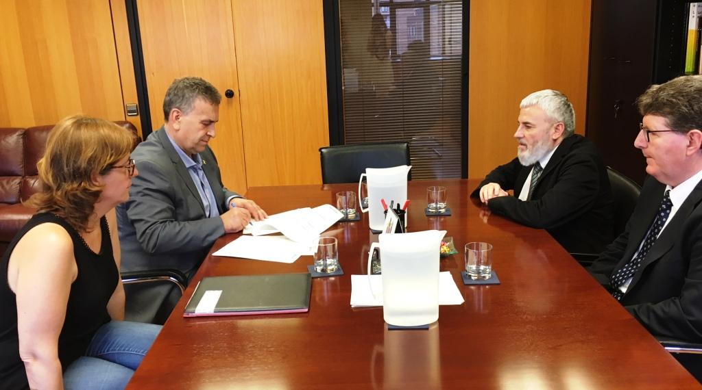 Momento de la firma de la renovación del acuerdo
