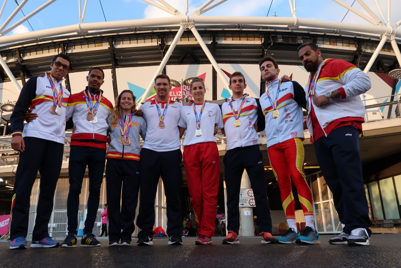 Los atletas españoles que obtuvieron medalla en el último Mundial de Londres'2017 posan en la capital británica con sus metales