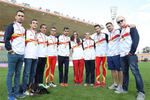 Nuestro medallistas posan con sus trofeos en Berlín