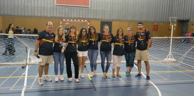 La selección femenina de goalball muestra su medalla de bronce